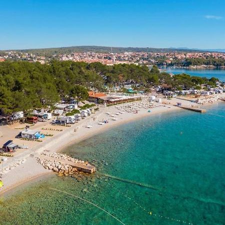 Deluxe New Apartments - Few Steps From The Beach - Luxury Holiday With Style - By Traveler Tourist Agency Krk Krk Town Exteriör bild