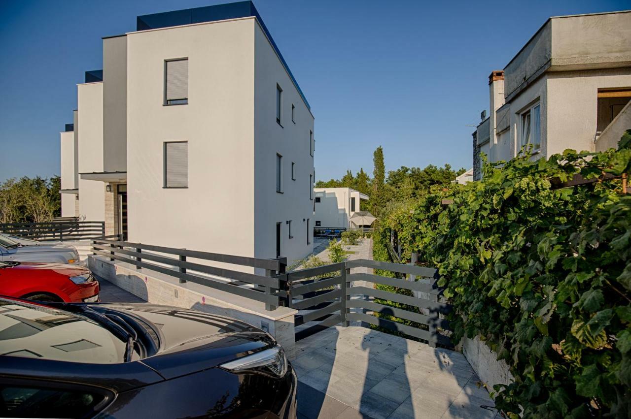 Deluxe New Apartments - Few Steps From The Beach - Luxury Holiday With Style - By Traveler Tourist Agency Krk Krk Town Exteriör bild
