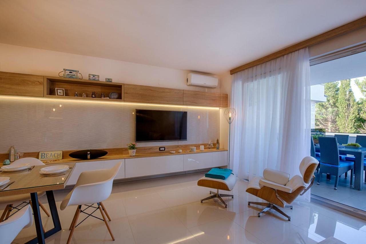 Deluxe New Apartments - Few Steps From The Beach - Luxury Holiday With Style - By Traveler Tourist Agency Krk Krk Town Exteriör bild