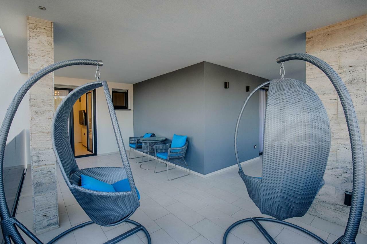 Deluxe New Apartments - Few Steps From The Beach - Luxury Holiday With Style - By Traveler Tourist Agency Krk Krk Town Exteriör bild