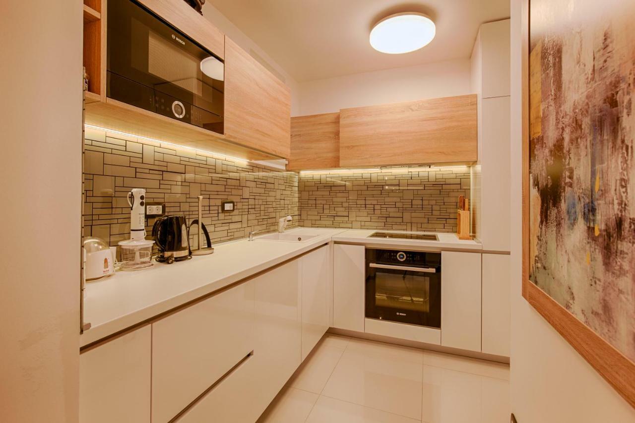 Deluxe New Apartments - Few Steps From The Beach - Luxury Holiday With Style - By Traveler Tourist Agency Krk Krk Town Exteriör bild