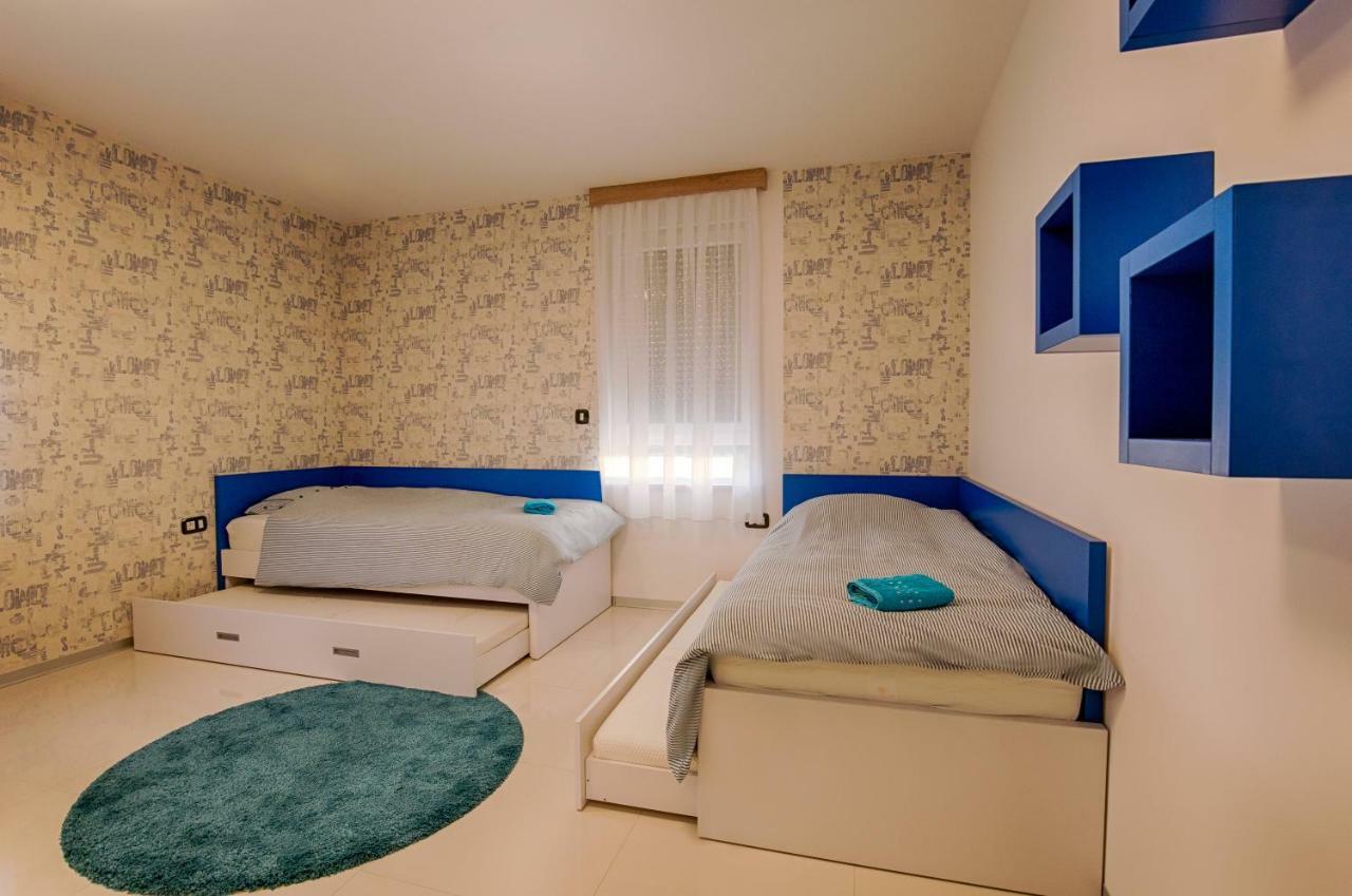 Deluxe New Apartments - Few Steps From The Beach - Luxury Holiday With Style - By Traveler Tourist Agency Krk Krk Town Exteriör bild