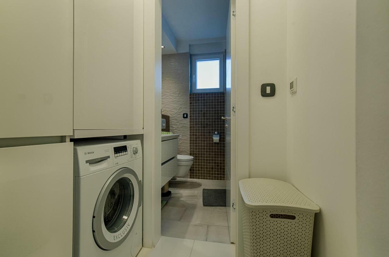 Deluxe New Apartments - Few Steps From The Beach - Luxury Holiday With Style - By Traveler Tourist Agency Krk Krk Town Exteriör bild