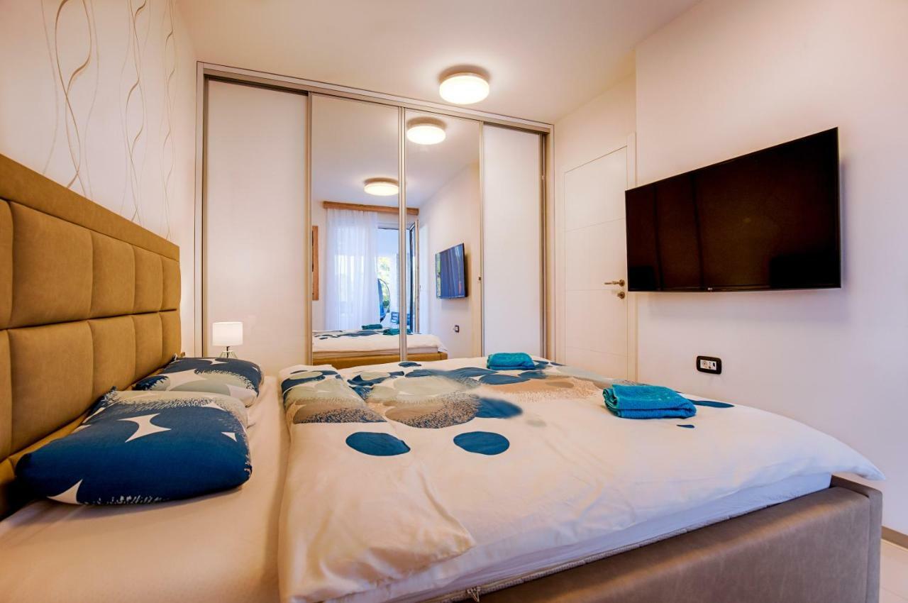 Deluxe New Apartments - Few Steps From The Beach - Luxury Holiday With Style - By Traveler Tourist Agency Krk Krk Town Exteriör bild