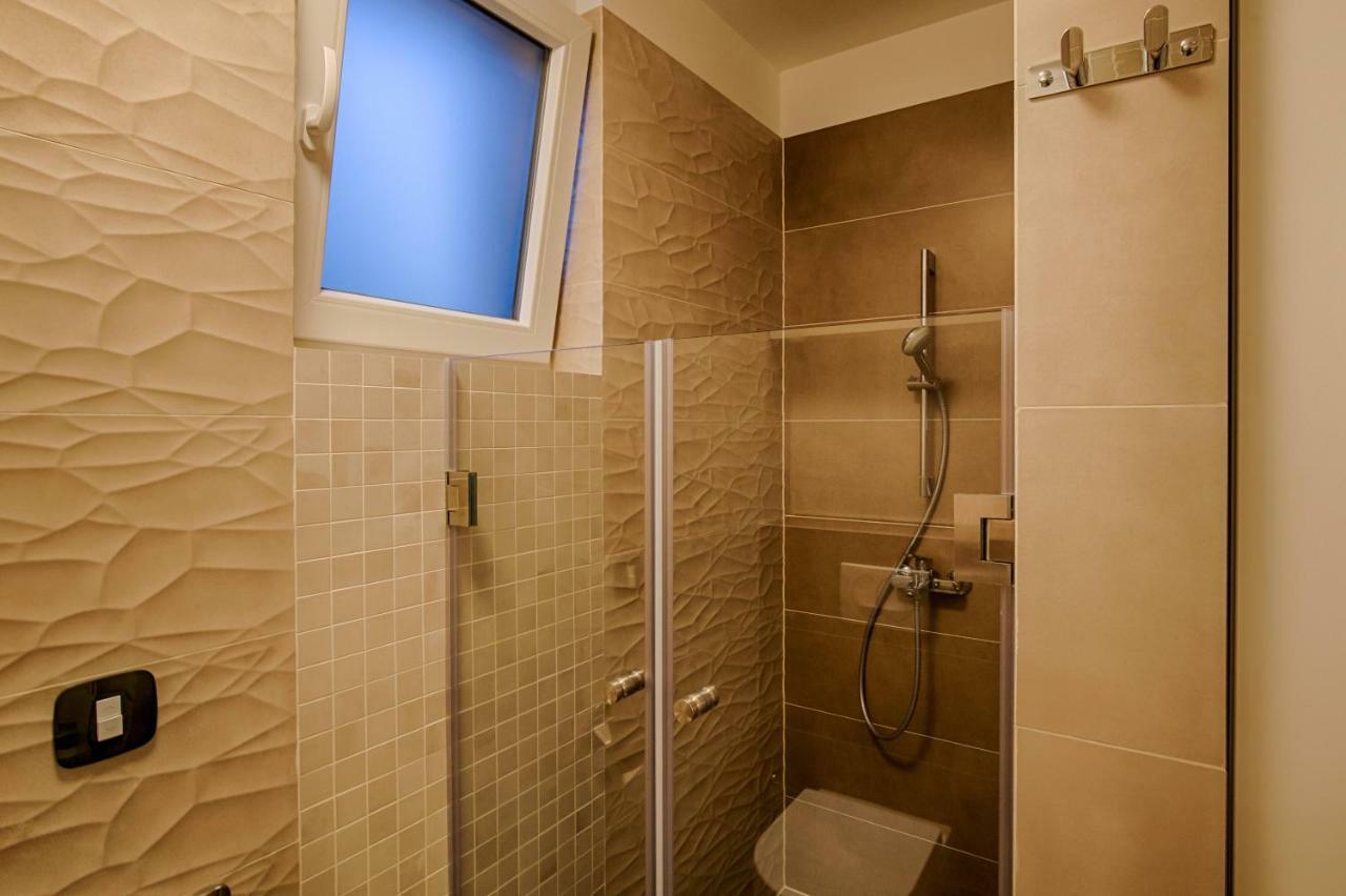 Deluxe New Apartments - Few Steps From The Beach - Luxury Holiday With Style - By Traveler Tourist Agency Krk Krk Town Exteriör bild