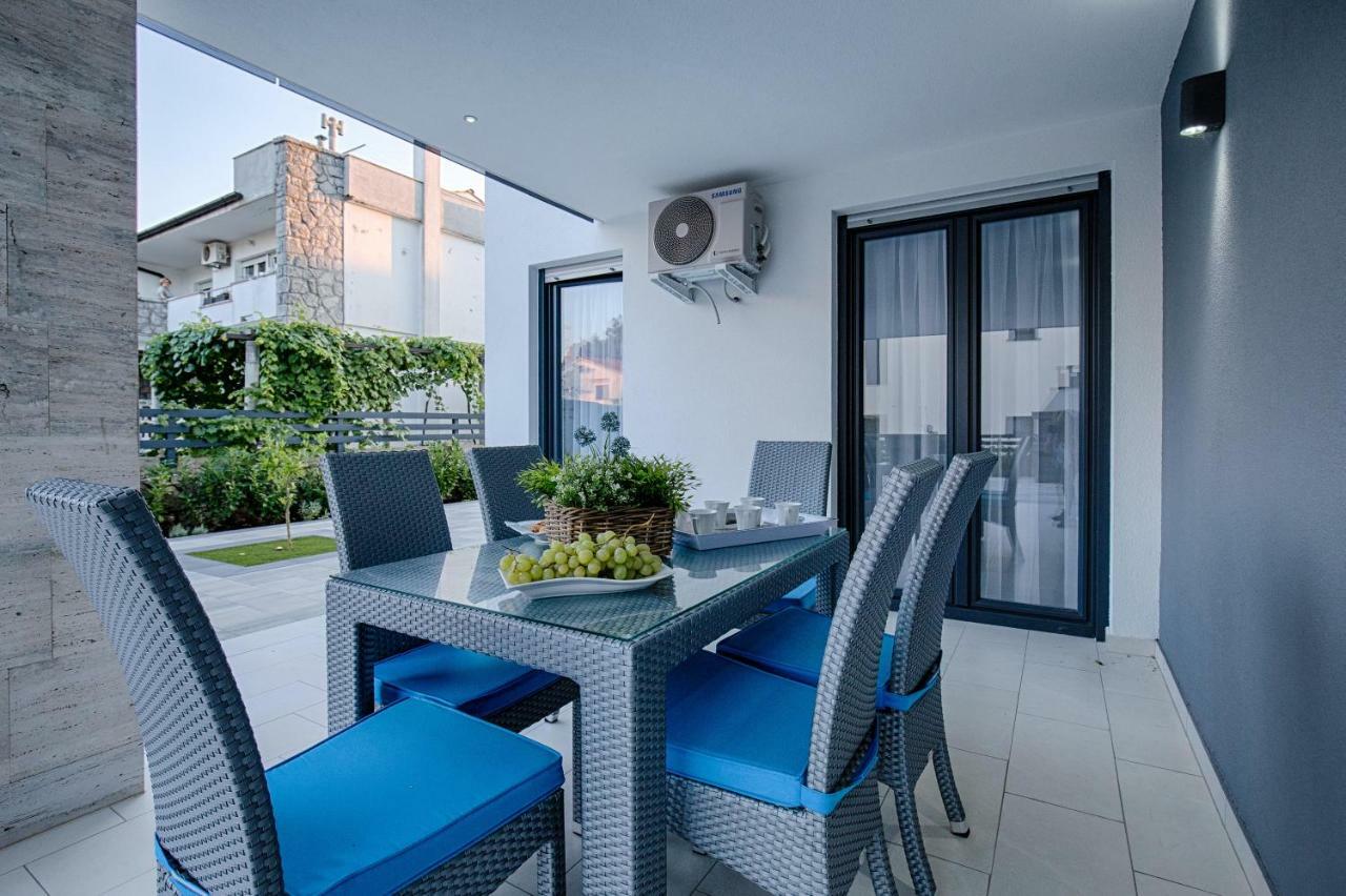 Deluxe New Apartments - Few Steps From The Beach - Luxury Holiday With Style - By Traveler Tourist Agency Krk Krk Town Exteriör bild