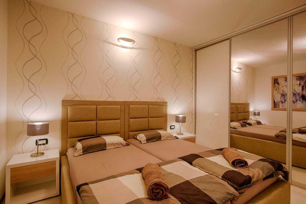 Deluxe New Apartments - Few Steps From The Beach - Luxury Holiday With Style - By Traveler Tourist Agency Krk Krk Town Exteriör bild